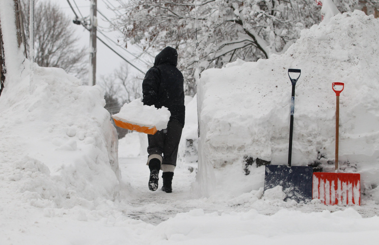 Snow shoveling and goals. Making a path