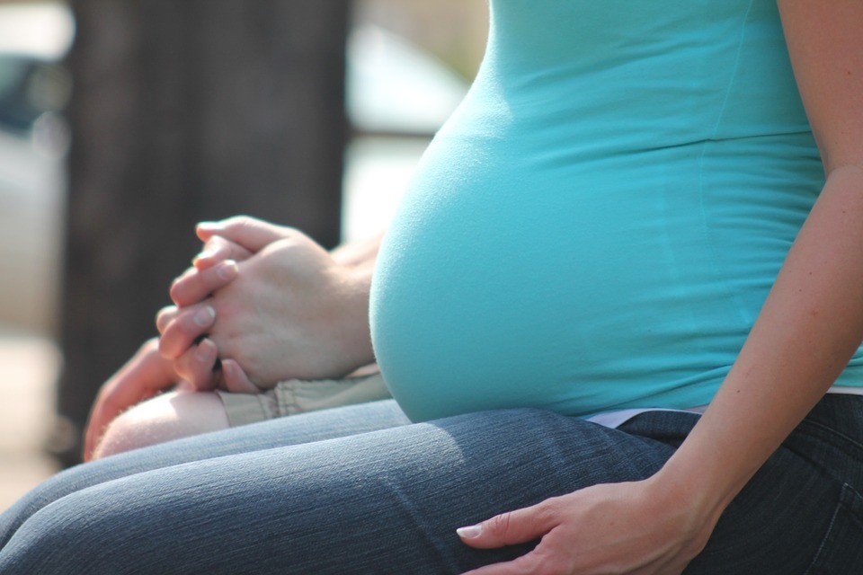 3 Do’s and 3 Don’ts for Interacting With Pregnant Residents