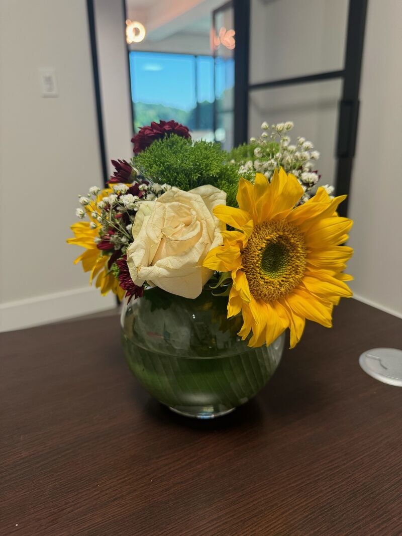 Today, I witnessed firsthand the impact of small gestures in the workplace. A simple act of kindness from my boss brightened the office atmosphere. He surprised all the women with a small vase of flowers, acknowledging our Monday blues. It may seem trivial, but the effect on morale was remarkable! These gestures, whether expressing gratitude or celebrating milestones, play a significant role in building and fostering strong team connections. Authentic actions like these have a huge impact, often surpassing external rewards. Remember the power of authenticity and small gestures in creating a positive work environment. #WorkplaceCulture #EmployeeEngagement #KindnessAtWork